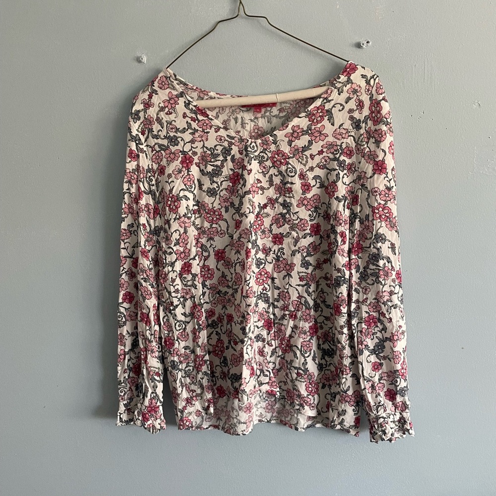 Women's Floral Scoop Neck Blouse - Pink on Cream